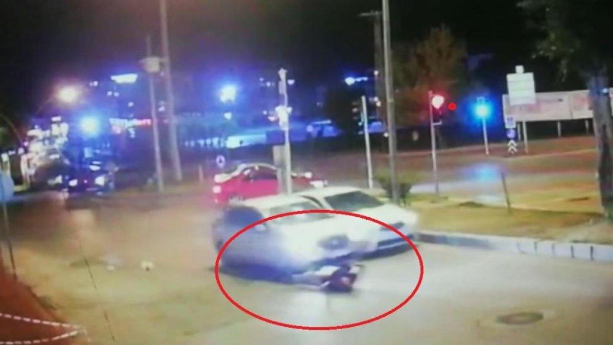 Samsun'da otomobil yaya geçidini kullanan adama çarptı