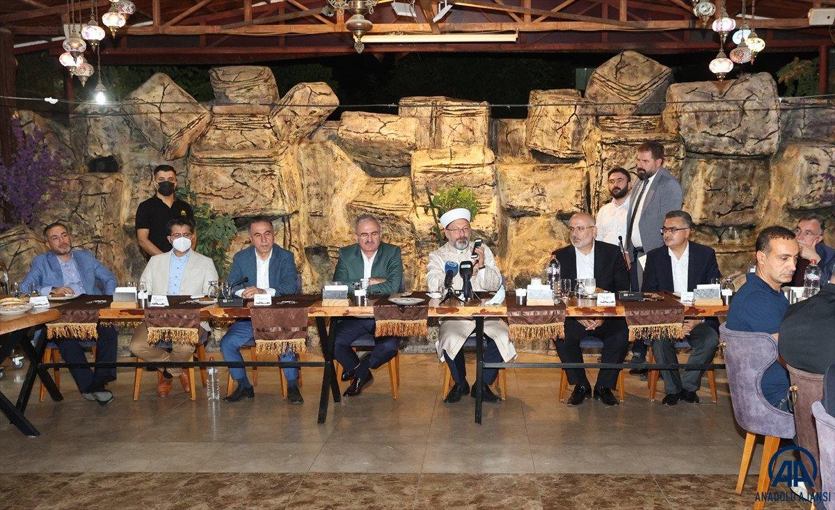 Cumhurbaşkanı Erdoğan: Diyanet camiamız üzerinde bazı spekülatif olaylar cereyan ediyor