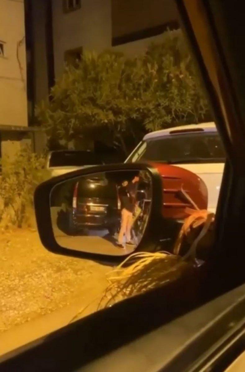 Antalya’da, drift atan silahlı magandalar kamerada