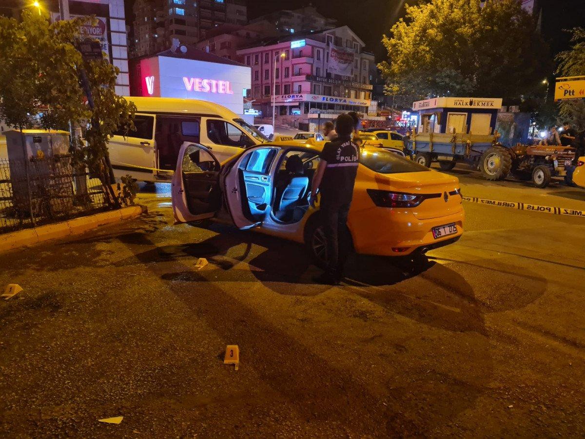 Ankara’da, taksi durağında kardeşine silahla saldırdı