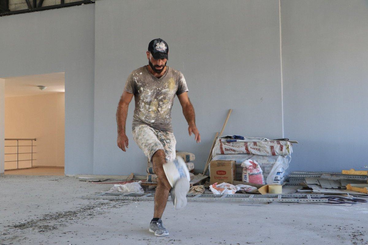 Şanlıurfa'da 'Urfalı Maradona' performansıyla etkiliyor