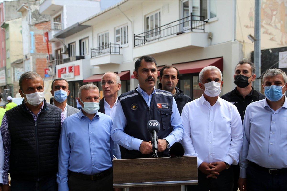 Murat Kurum: Sel bölgelerinde 952 konut ve 170 köy evinin yapımına başlandı