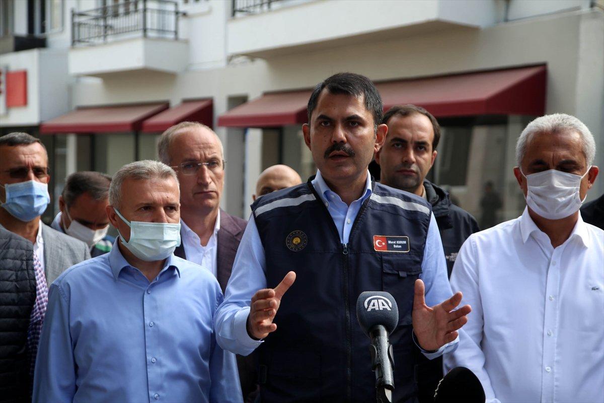 Murat Kurum: Sel bölgelerinde 952 konut ve 170 köy evinin yapımına başlandı