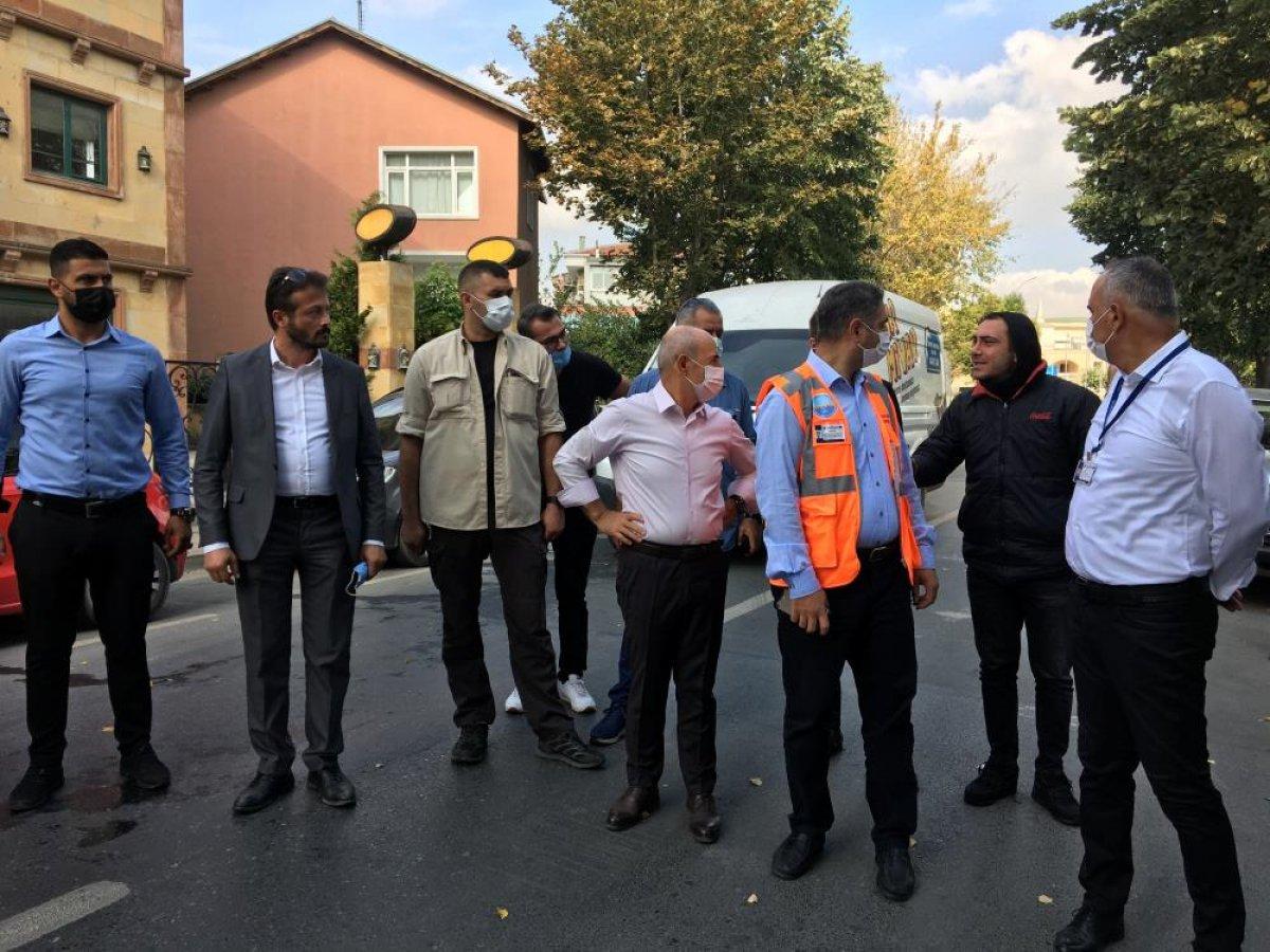 Büyükçekmece'de hasarlı binaların yıkımı devam ediyor