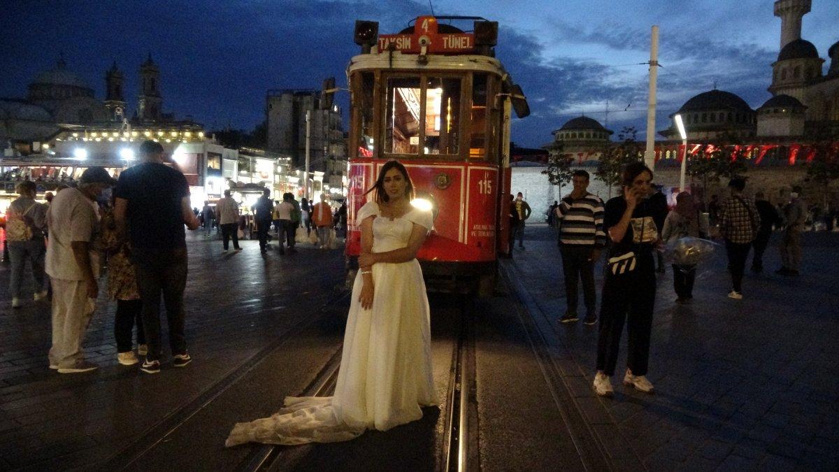 Yabancı çiftler, düğün fotoğrafı için Taksim'i tercih etmeye başladı