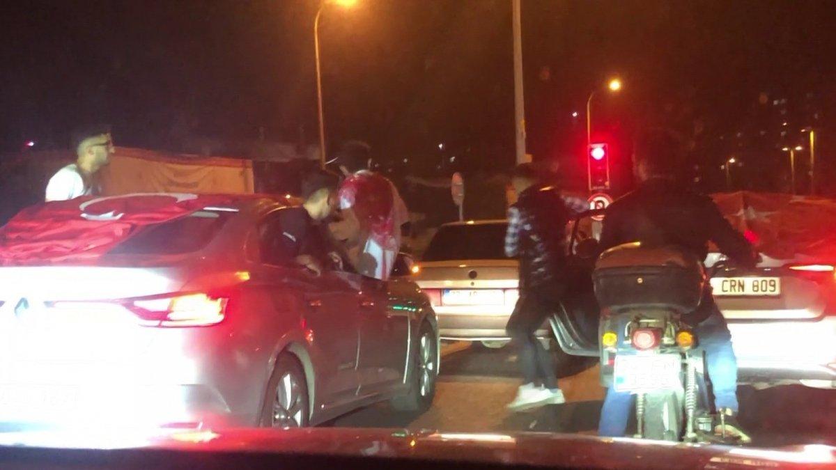 Pendik’te asker uğurlama konvoyunda trafiği tehlikeye attılar