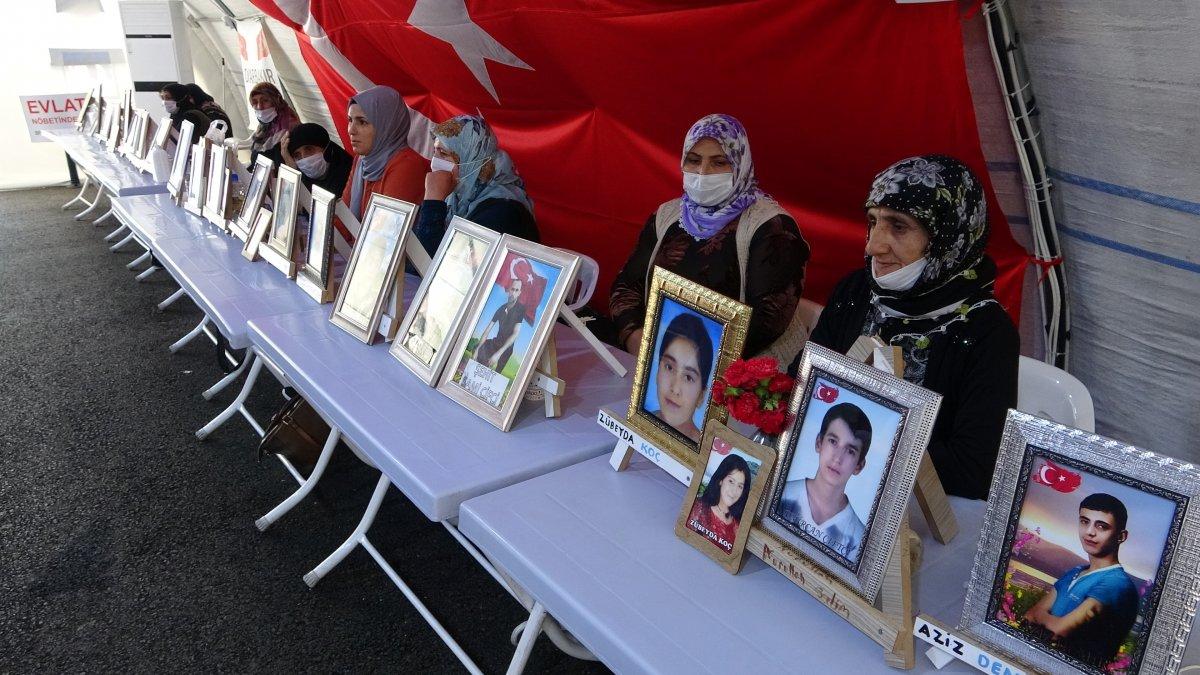 Nöbet çadırından oğluna seslendi: Gelirsen hakkım helal, gelmezsen etmiyorum