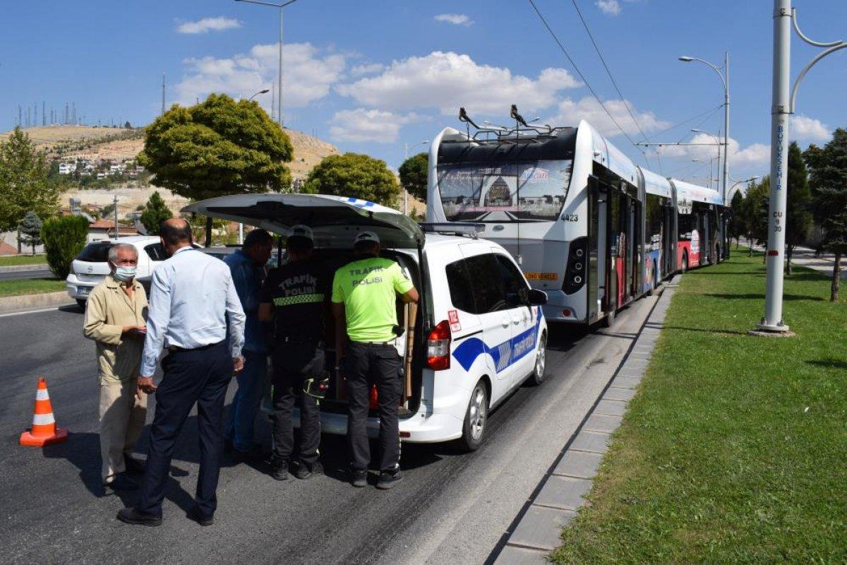 Malatya'da hatalı sollama kazaya neden oldu