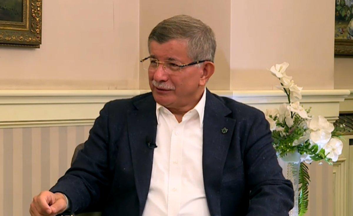 Ahmet Davutoğlu: Suriye'de Kürtler için federasyon kararı alınırsa saygı gösterilmeli