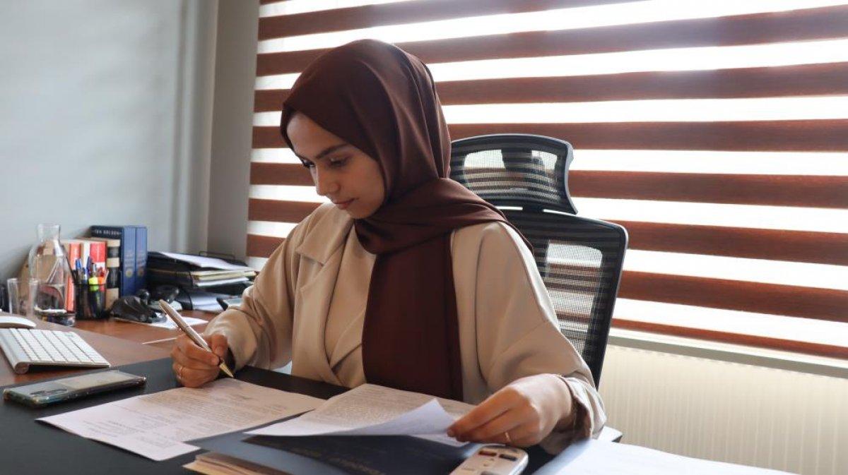 Kocaeli'de yol ortasında aracından inen kadın sürücü, hemcinsine saldırdı