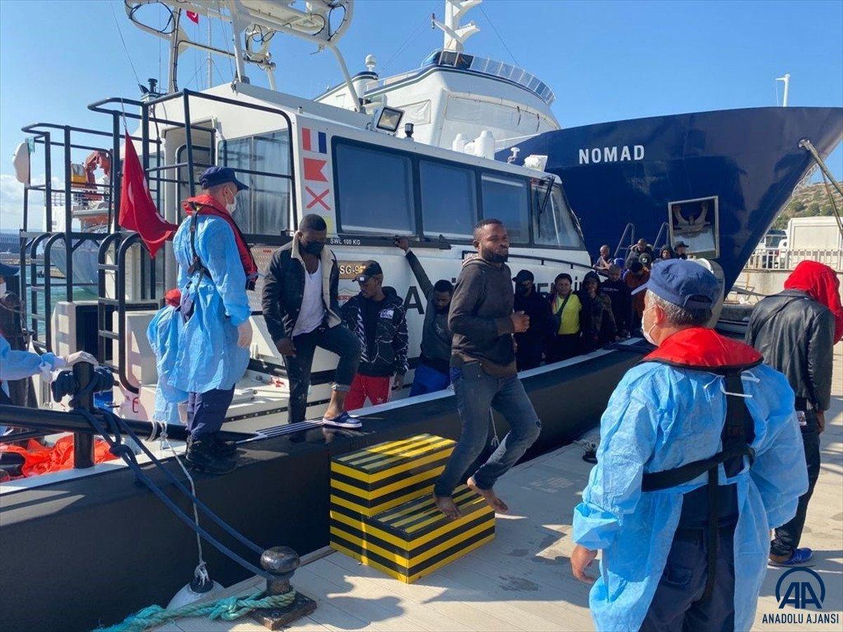 İzmir açıklarında 184 kaçak göçmen kurtarıldı