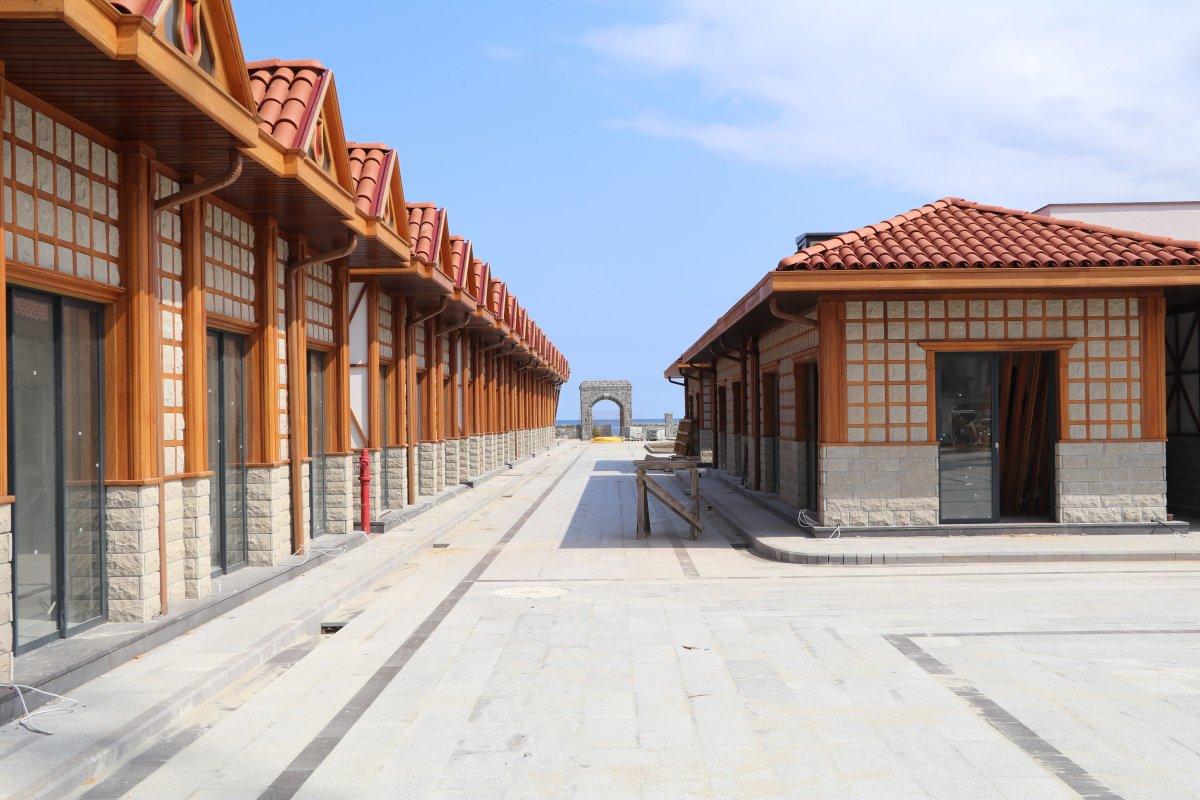 Dünyanın en büyük çay bardağının camları takılmaya başladı