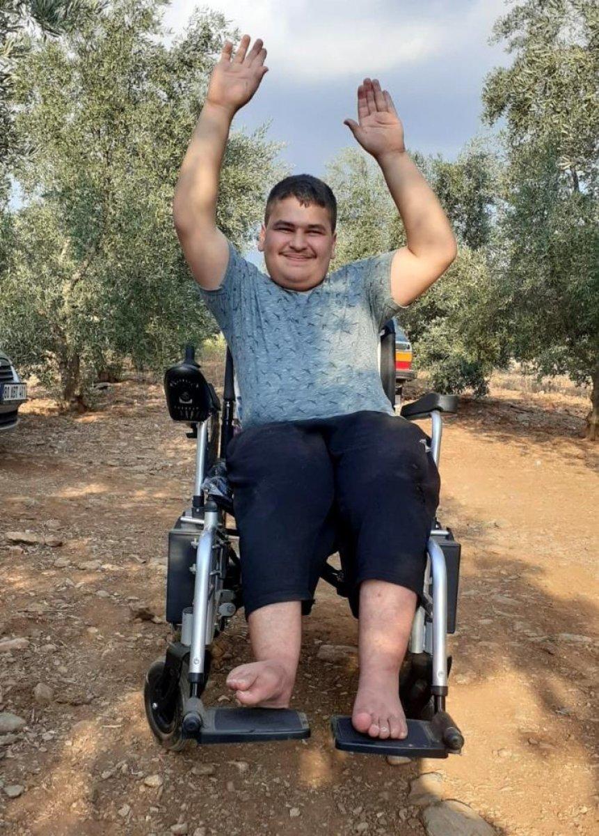 Osmaniye'de yürüme engelli olan genç çocuk, yetkililerden yol istiyor