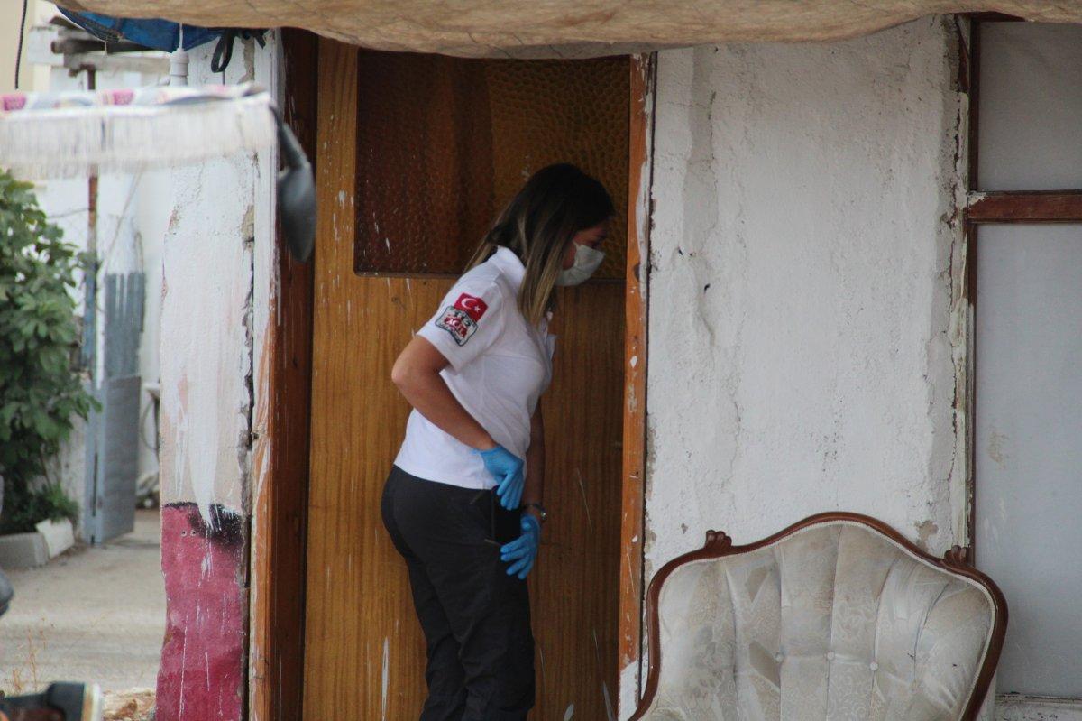 Antalya’da hurdacı evinde öldürülmüş olarak bulundu