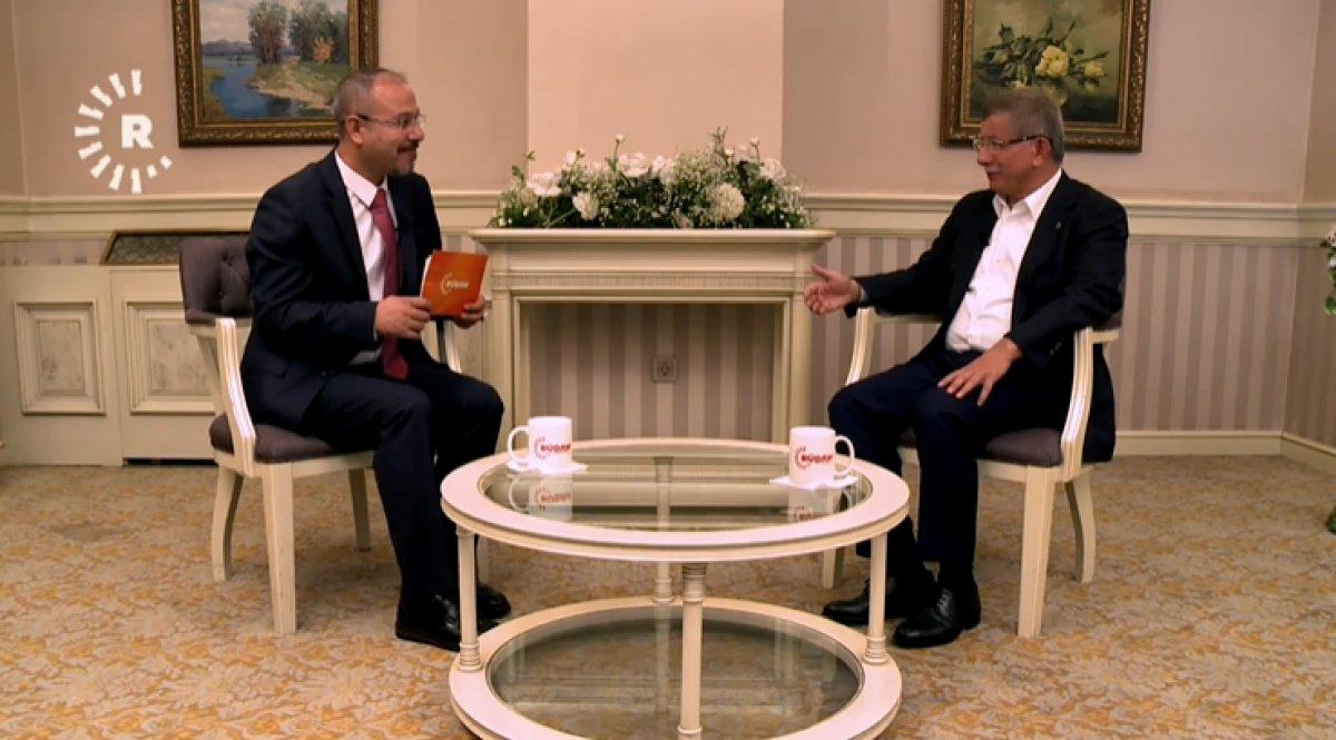 Ahmet Davutoğlu: Suriye'de Kürtler için federasyon kararı alınırsa saygı gösterilmeli