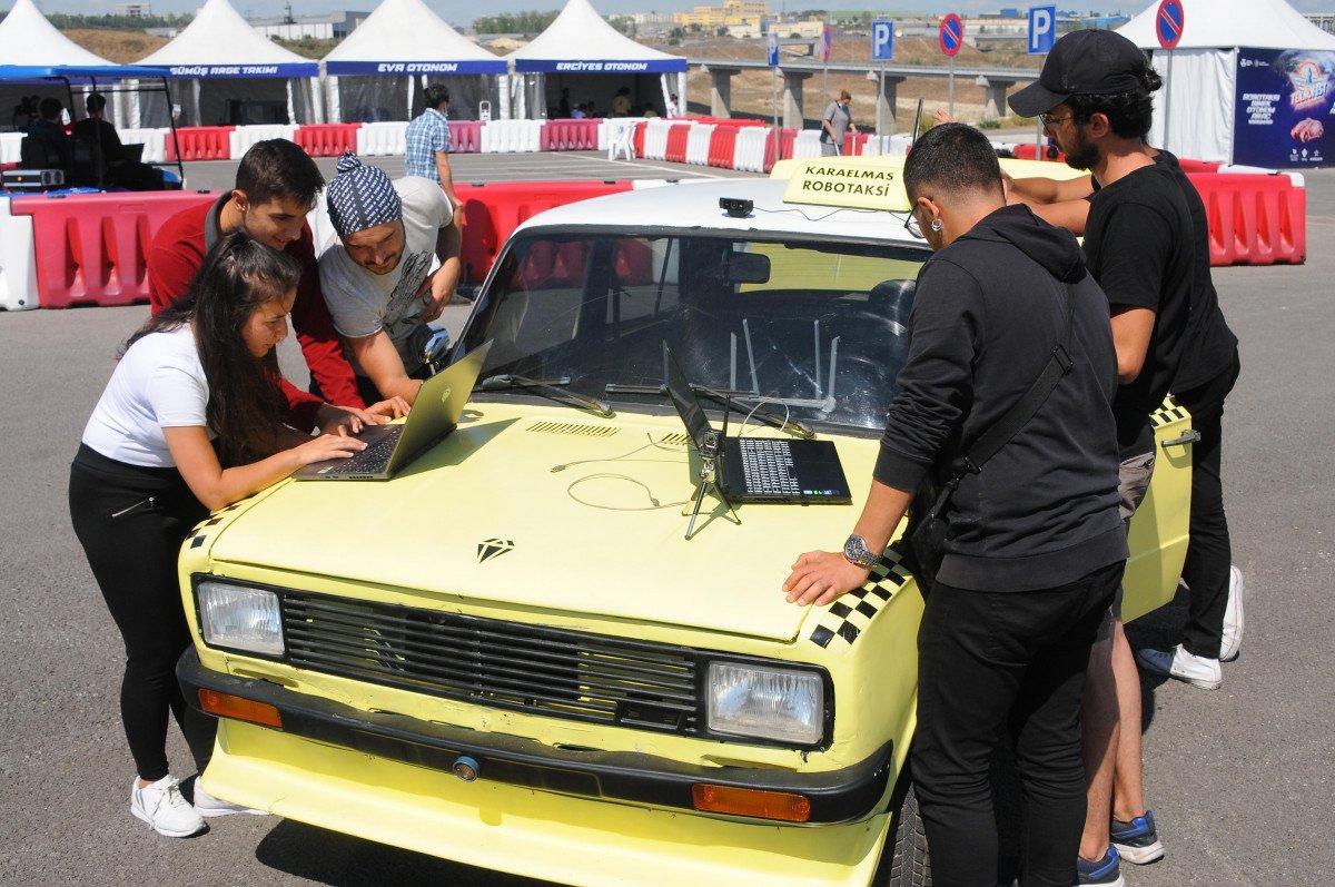 1989 model Serçe'den sürücüsüz taksi yaptılar