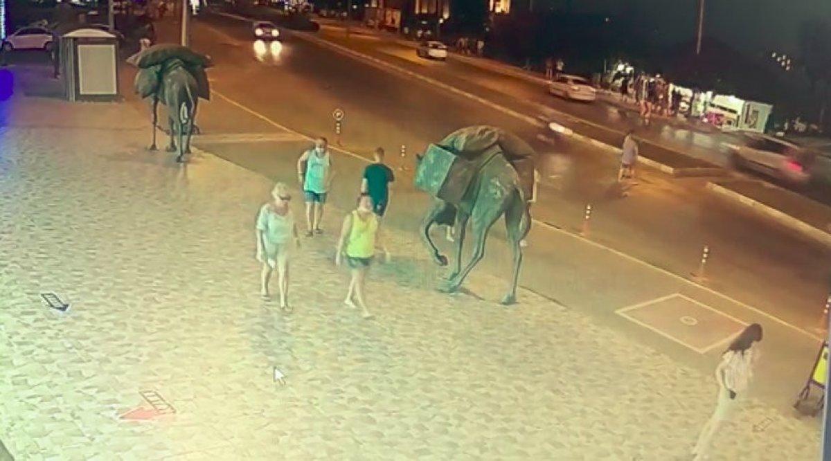 Antalya'da aşırı hızla seyir eden motosiklet sürücüsü, Alman turistlere çarptı