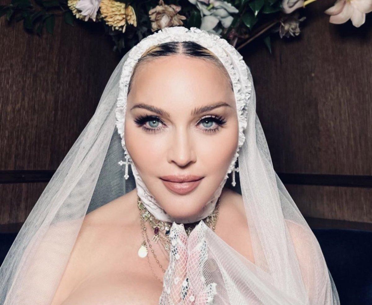 Madonna, MTV Video Müzik Ödülleri after party'ye duvaklı katıldı