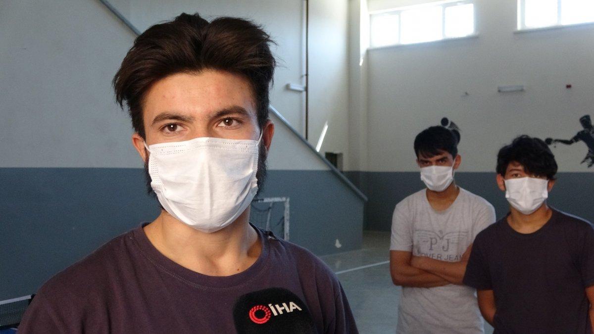 Düzensiz göçmenler ülkelerine geri gönderiliyor