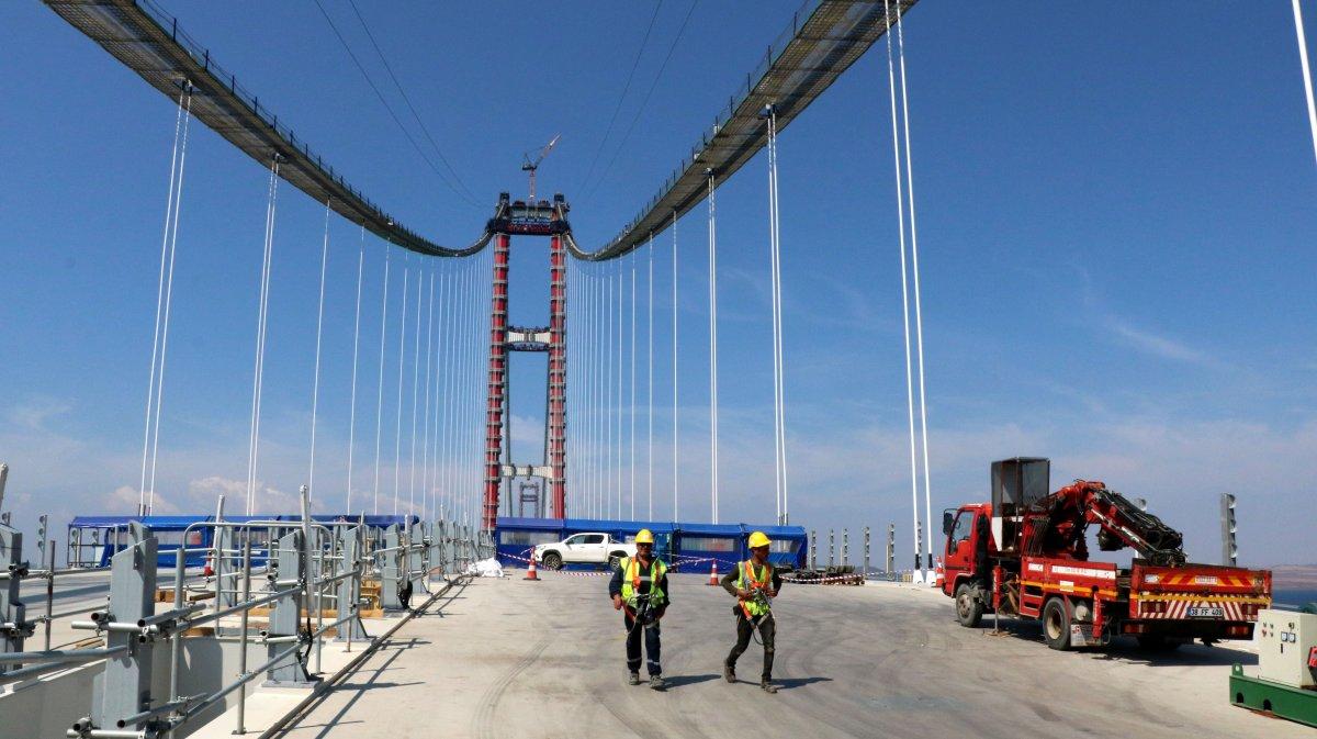 1915 Çanakkale Köprüsü'nün tamamlanan Lapseki yakasından geçiş yapıldı