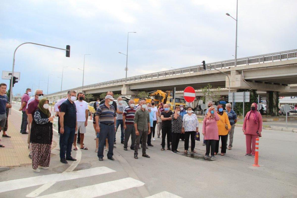 Antalyalılar yolun tek yöne düşürülmesine tepki gösterdi