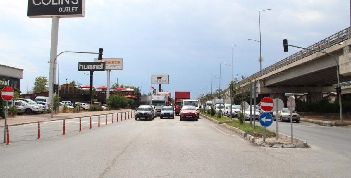 Antalyalılar yolun tek yöne düşürülmesine tepki gösterdi