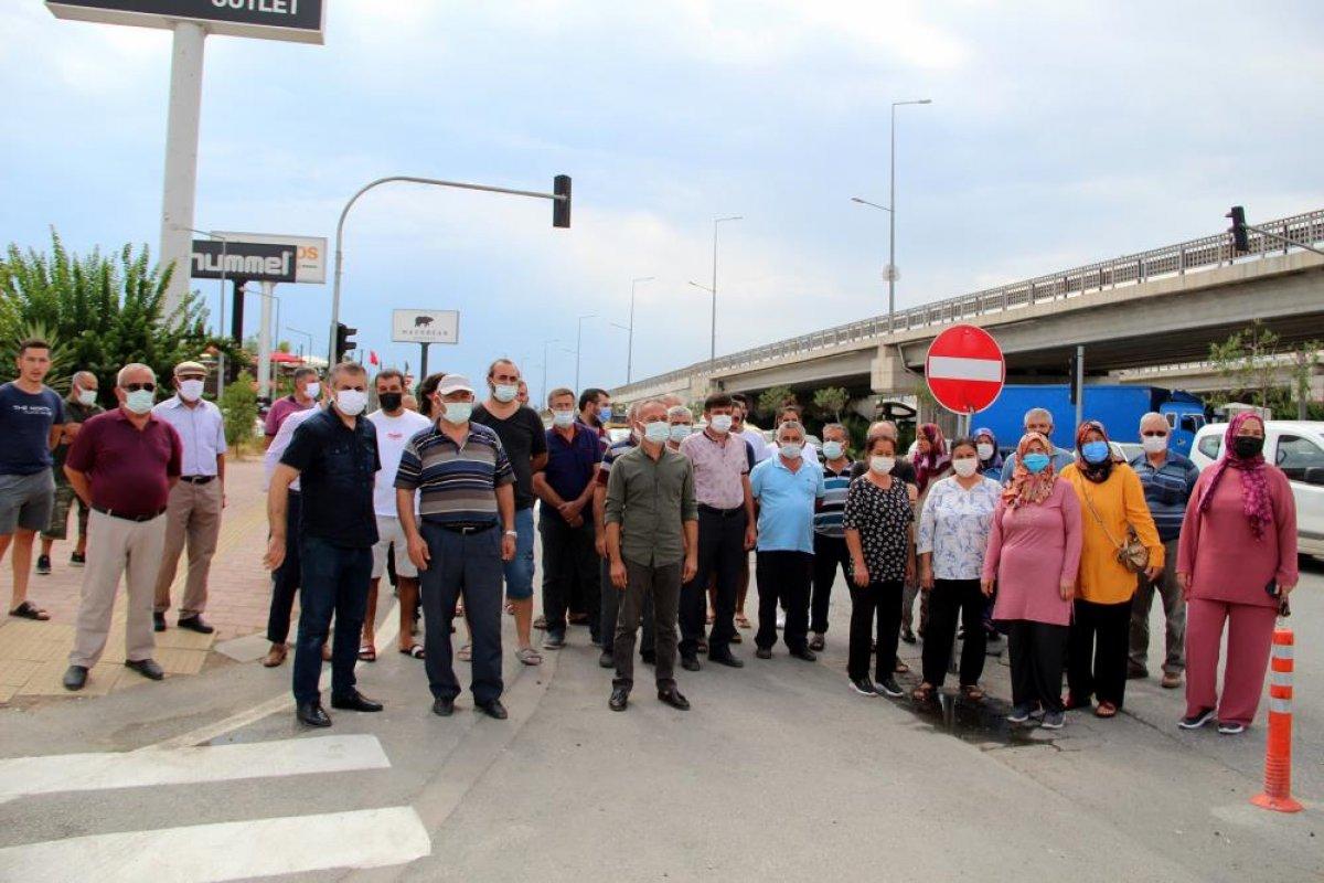 Antalyalılar yolun tek yöne düşürülmesine tepki gösterdi