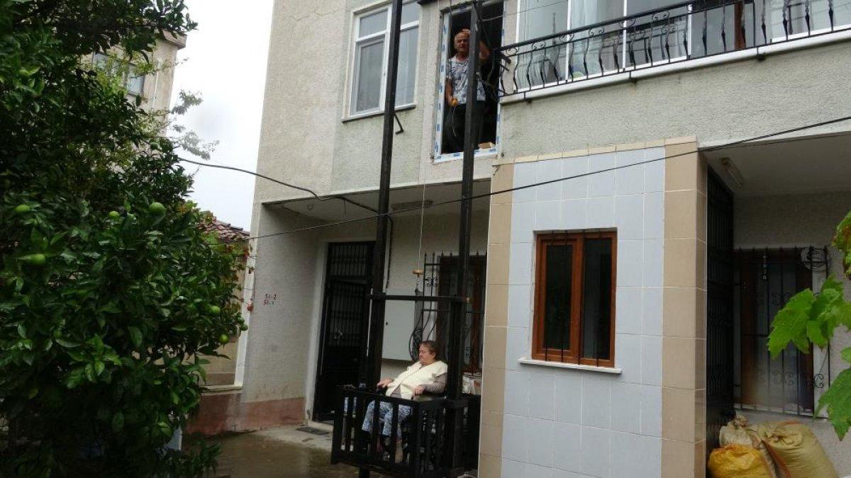 Ordu'da dışarı çıkamayan eşi için ustalığını konuşturdu