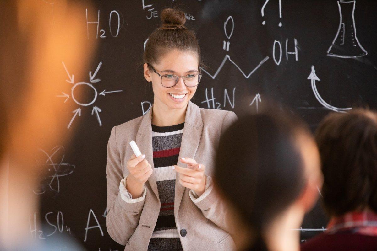 AKS 2021 sınav sonuçları açıklandı mı? Öğretmenler dört gözle bekliyor...