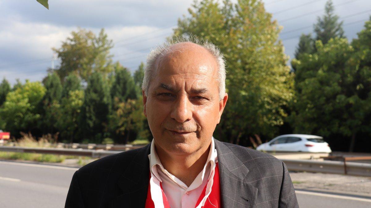 Ankara’dan İstanbul’a protesto yürüyüşü yapan aşı karşıtı adam