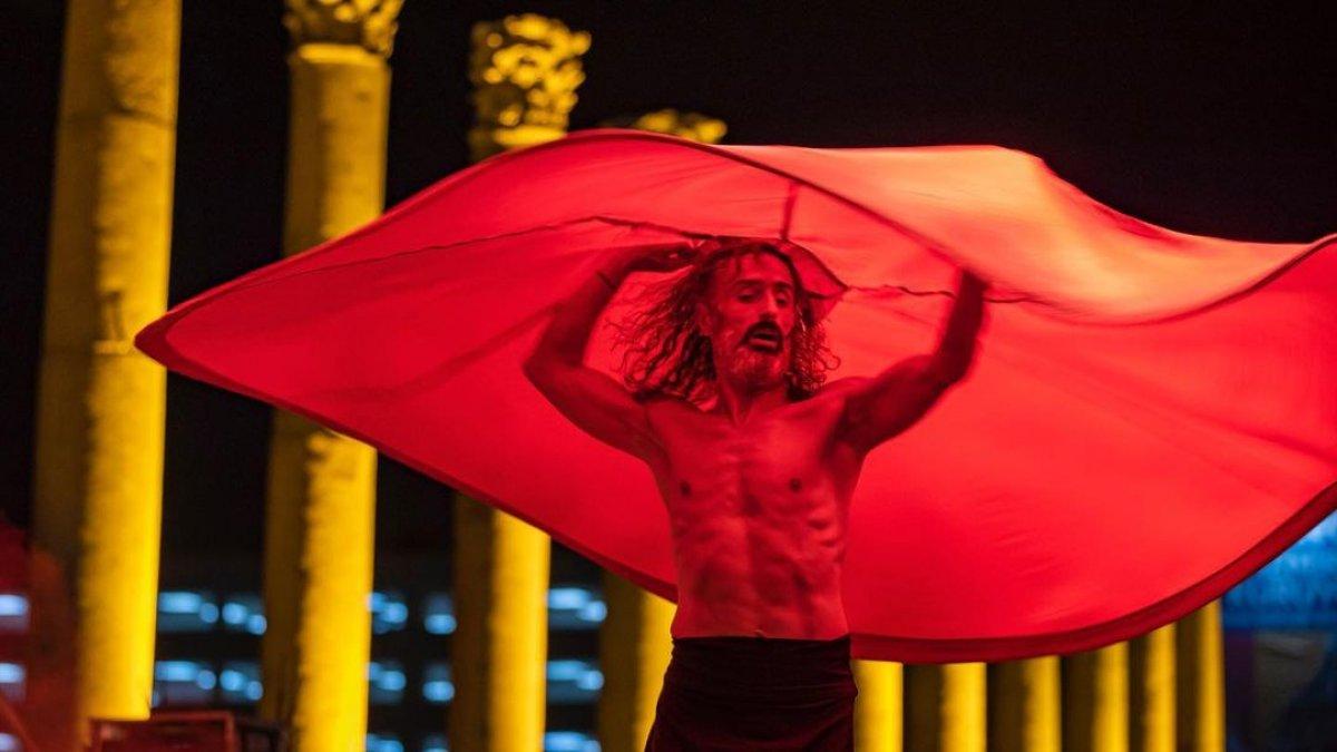 İzmir Büyükşehir Belediyesi’nden yarı çıplak semazenli gösteri