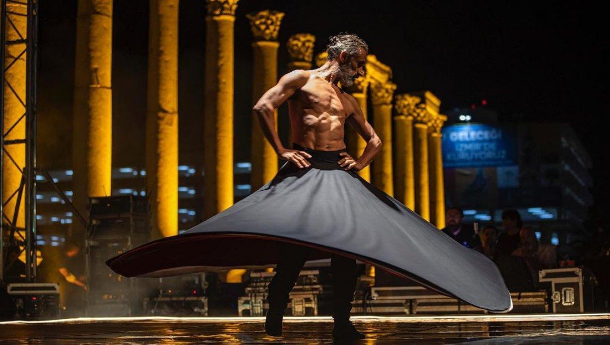 İzmir Büyükşehir Belediyesi’nden yarı çıplak semazenli gösteri