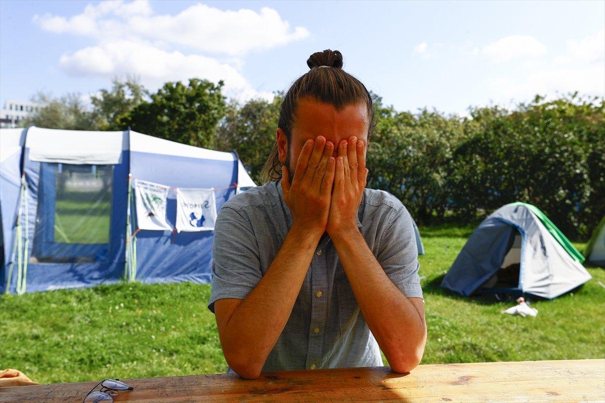 Almanya'da bir grup, iklim krizine farkındalık için açlık grevinde