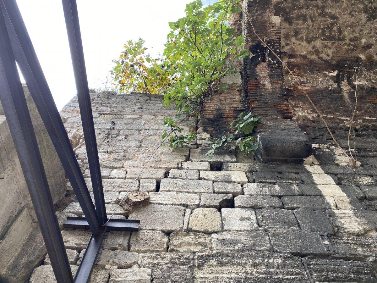 İstanbul'un fethinin sembol yeri, evsizlerin yuvası oldu