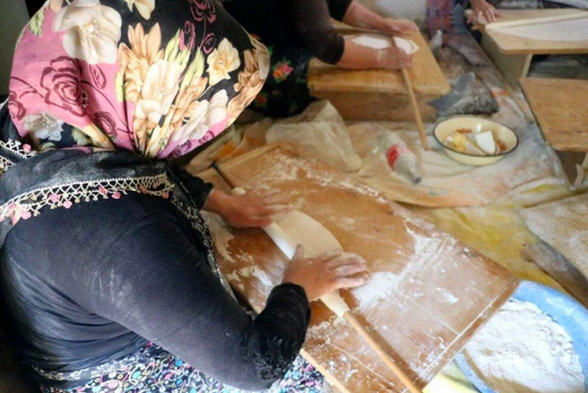 Sivas'ta kadınların yaptıkları ekmek 1 yıl bayatlamıyor