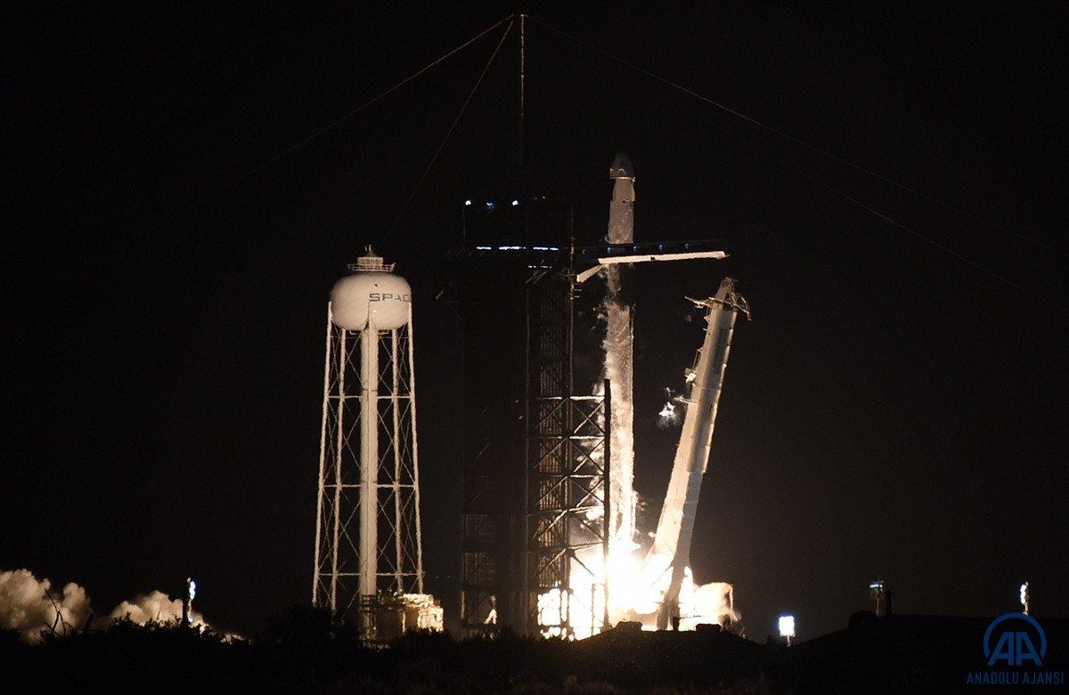 SpaceX roketi, başarılı bir şekilde fırlatıldı