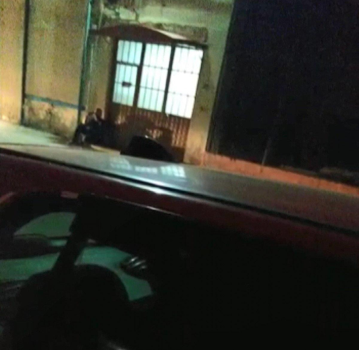 Bursa’da bekçilerden kaçan şüpheli başına silah dayadı
