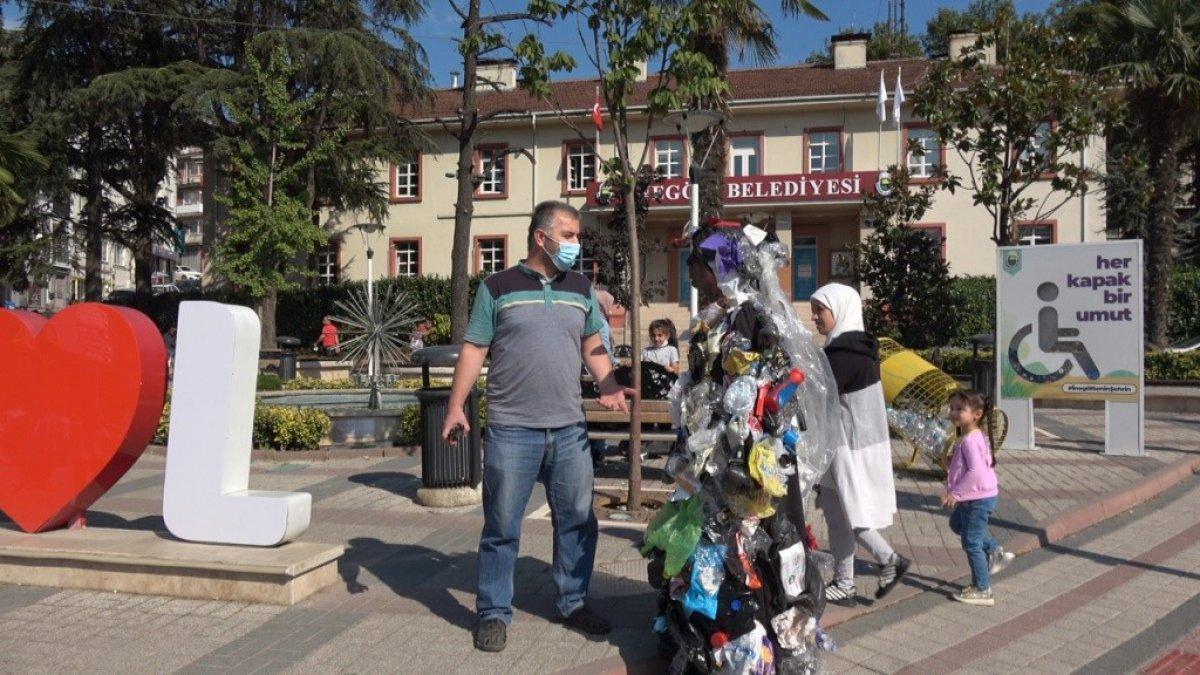 Bursa’da çöpler yollarda yürüdü