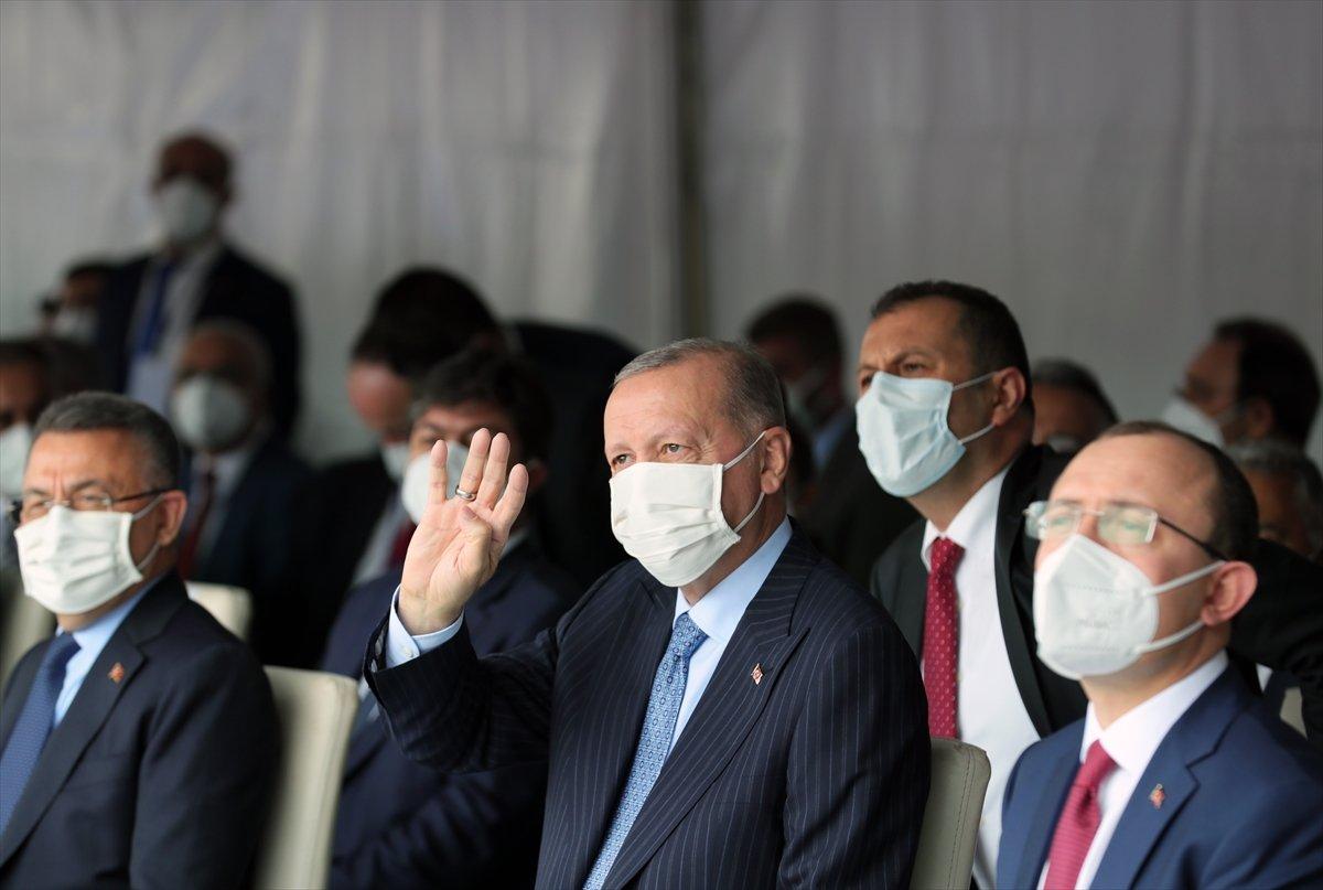 Cumhurbaşkanı Erdoğan'a çocuklardan yoğun ilgi