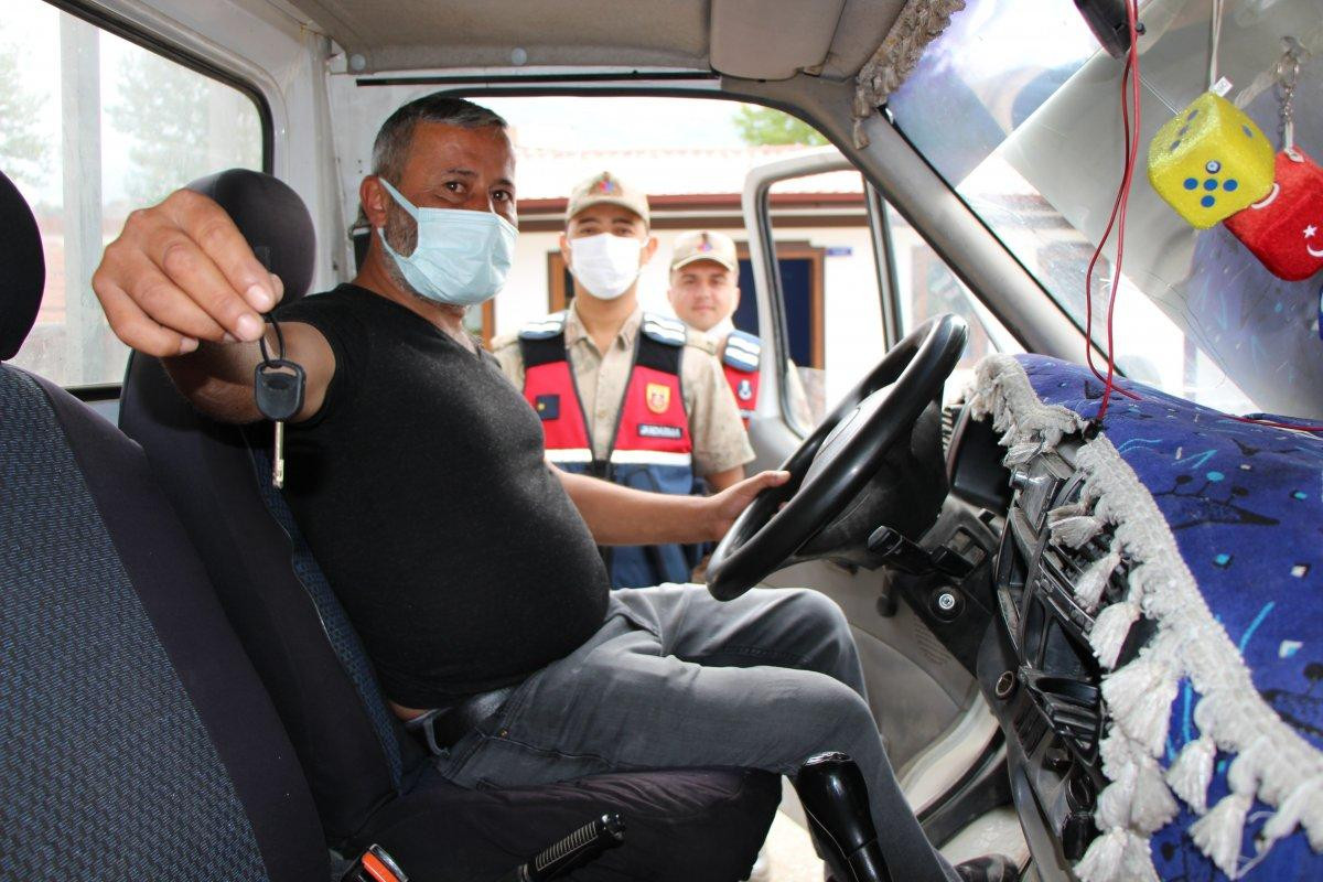Amasya’da, pikabı çalınan adamı jandarma sevindirdi