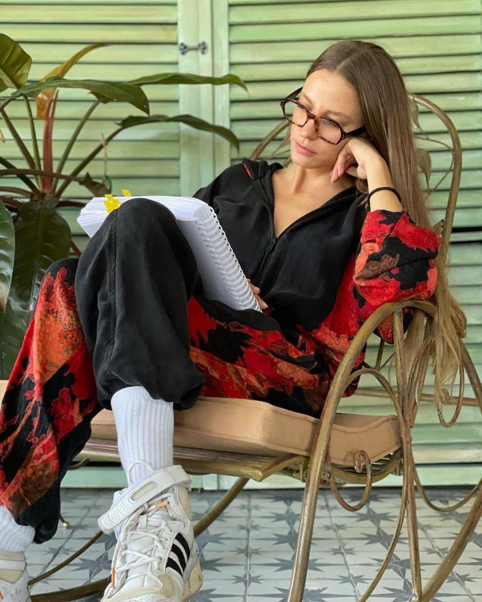 Serenay Sarıkaya: Geliyor gelmekte olan