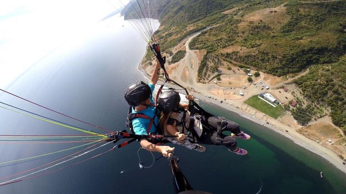 Tekirdağ'da paraşüt uçuşu sonrası evlilik teklifi