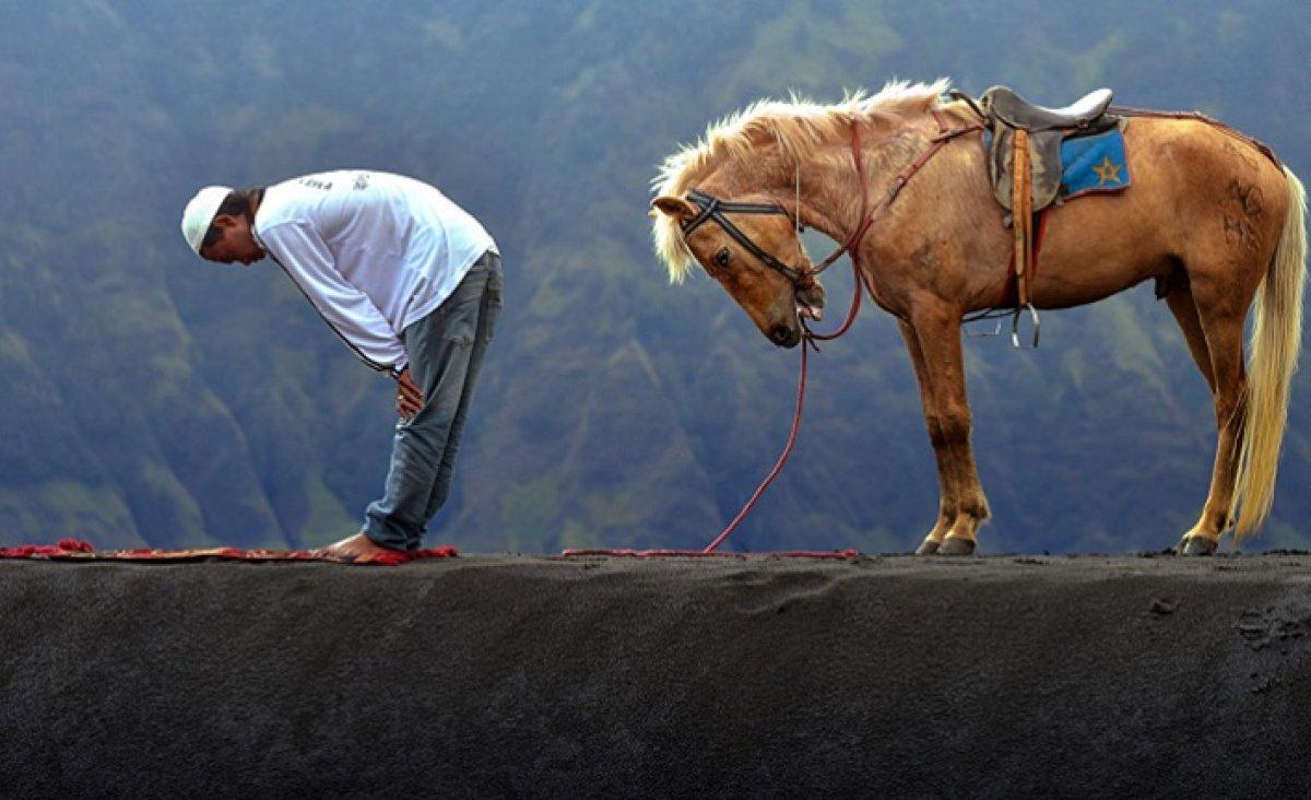 Cuma günü ve Hz. Peygamber (s.a.v)
