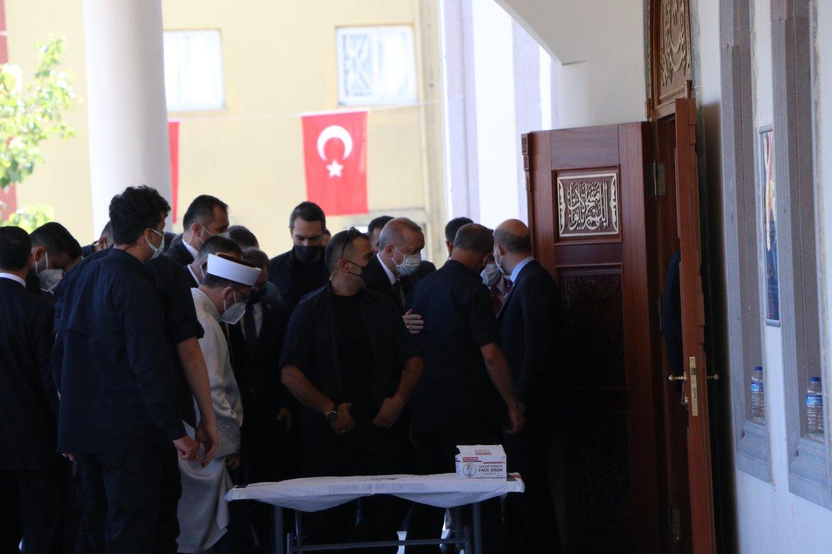 Cumhurbaşkanı Erdoğan, cuma namazını Mersin'de kıldı