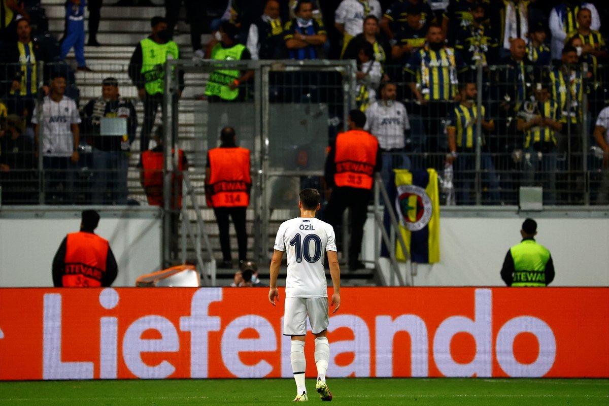 Mesuz Özil kalitesini gösterdi