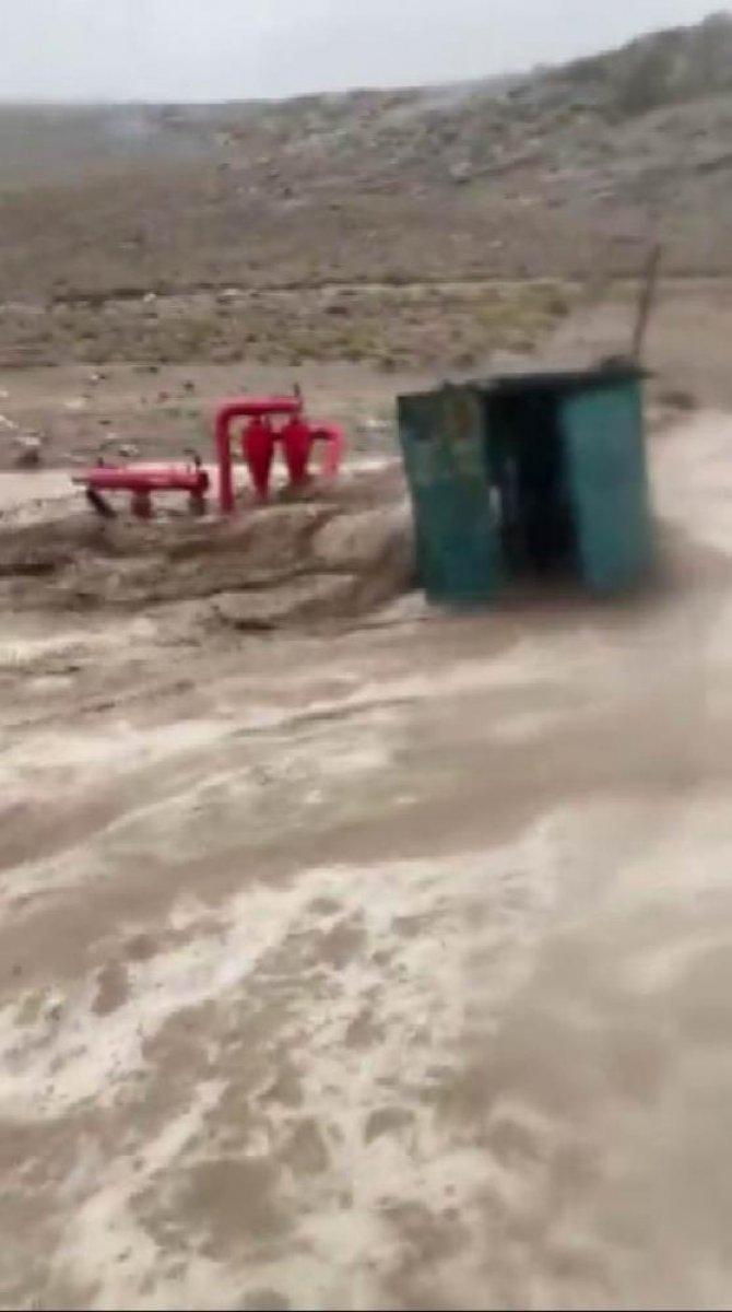 Sağanak yağış, birçok ilde su baskınlarına neden oldu