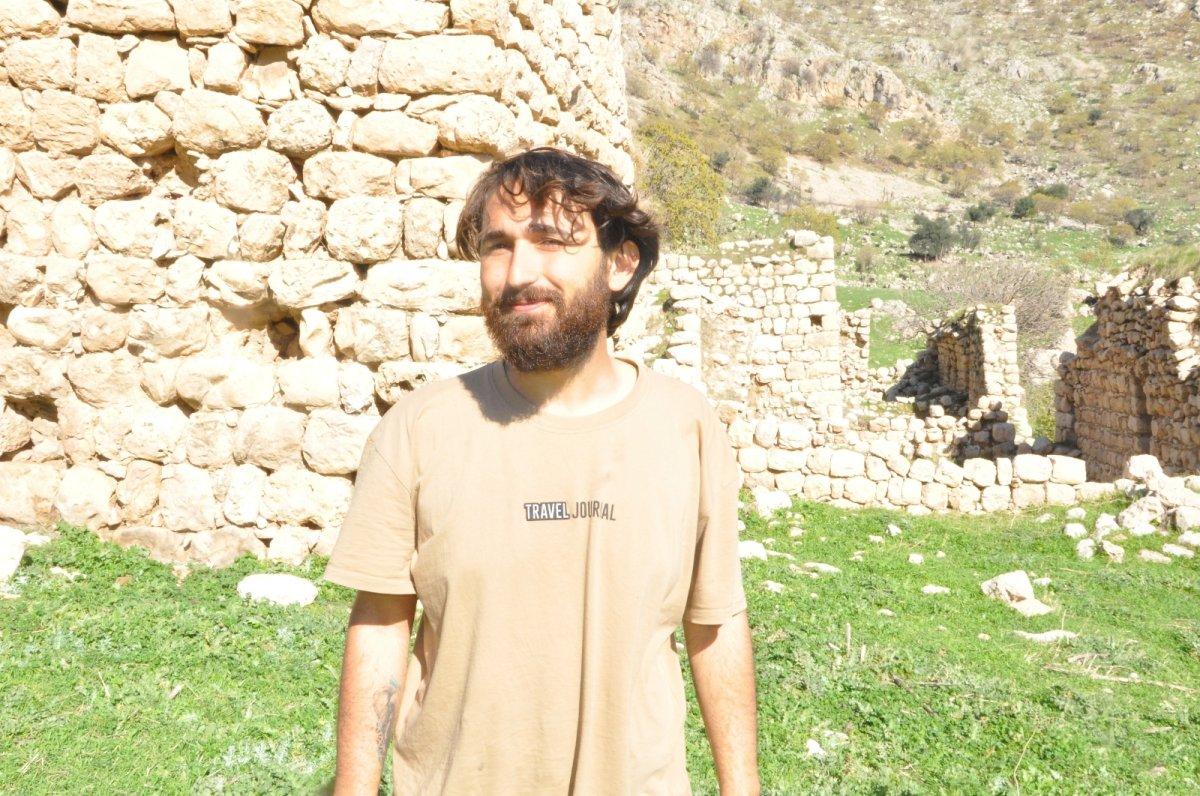 4 senede otostop ile 40 ülke gezdi