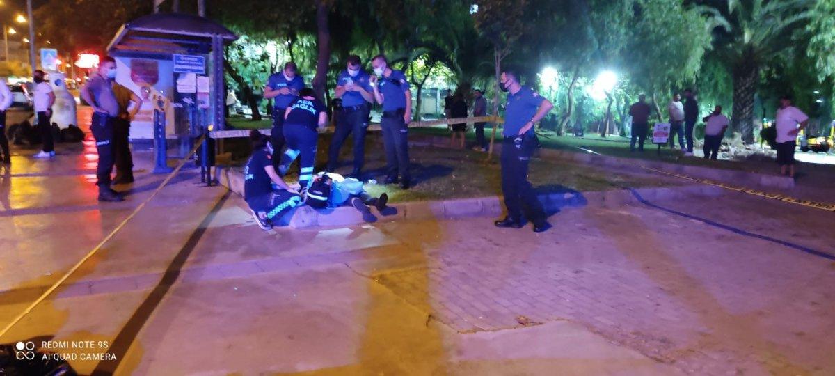 İzmir'de bulunan bir parkta ceset bulundu