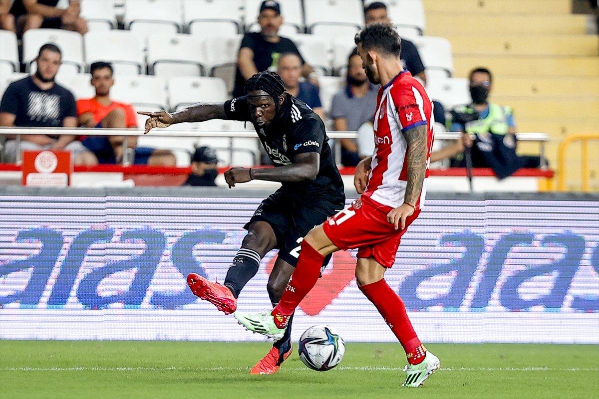 Beşiktaş, 2-0 geriye düştüğü maçı 3-2 kazandı