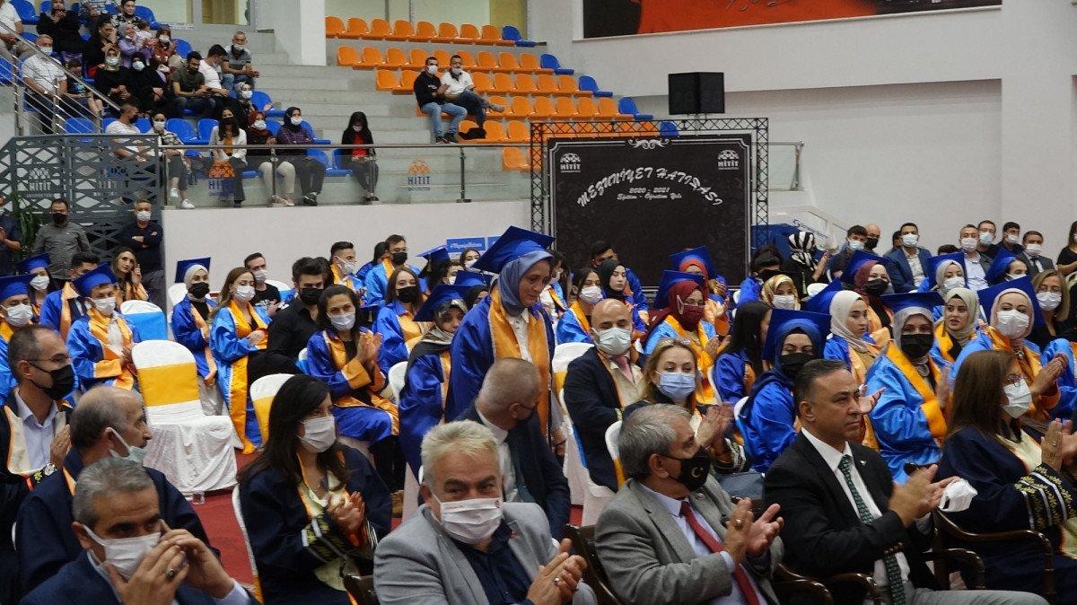 Çorum'da 52 yaşında üniversite okudu, bölümü birincilikle bitirdi